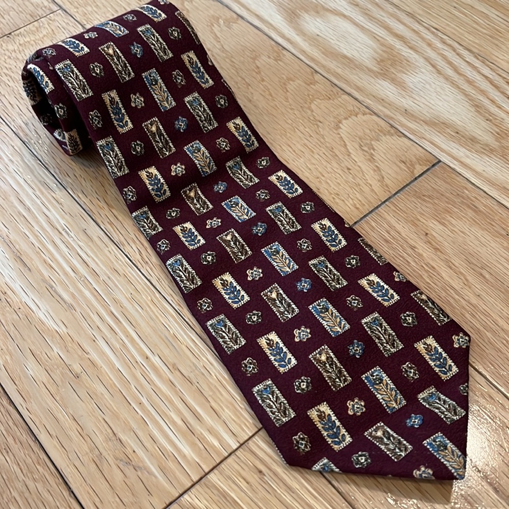 VINTAGE AKA Eddie Bauer Burgundy Red & Cream Floral Print Silk Tie - Picture 3 of 5